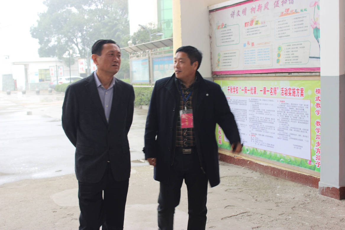 ��ǿ�������Դ����   �ٽ�����ת�ͷ�չ